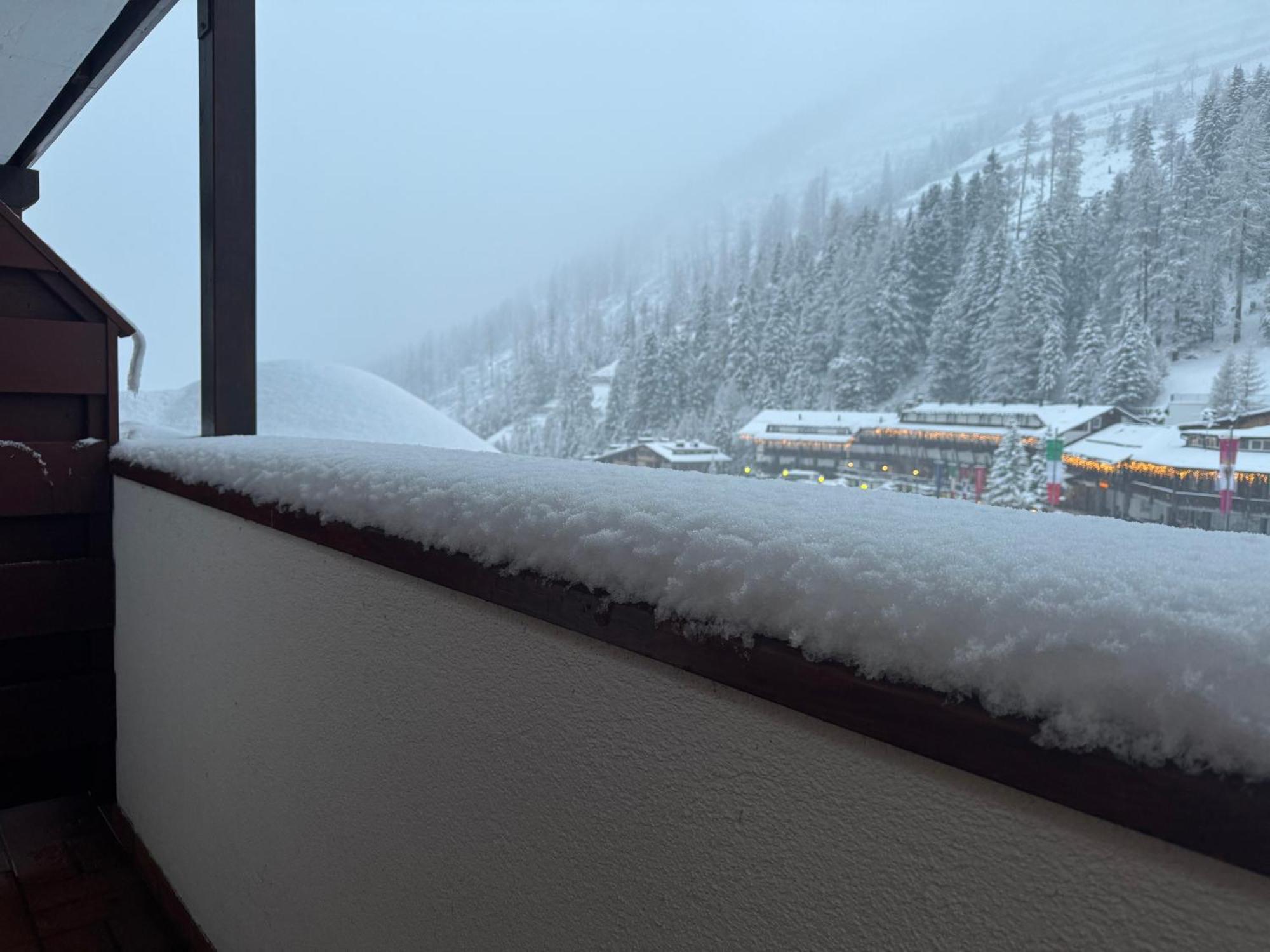 Ski Lodge Pampeago เตเซโร ภายนอก รูปภาพ
