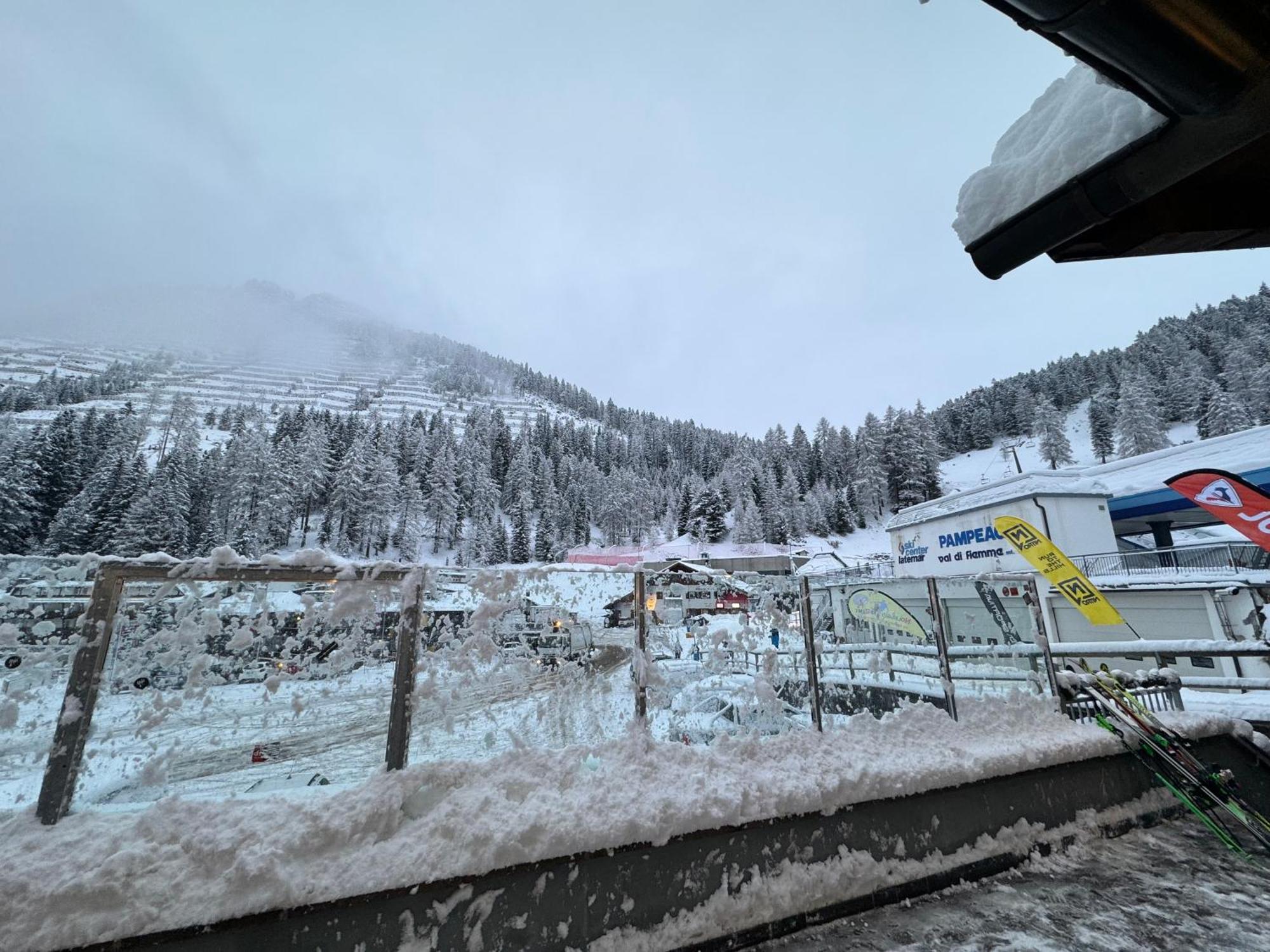Ski Lodge Pampeago เตเซโร ภายนอก รูปภาพ