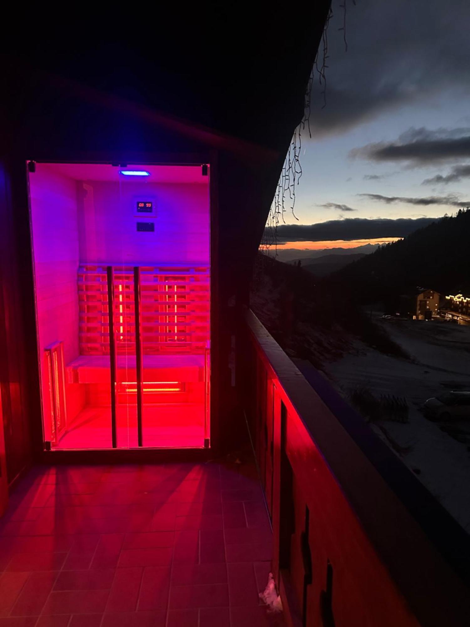 Ski Lodge Pampeago เตเซโร ภายนอก รูปภาพ